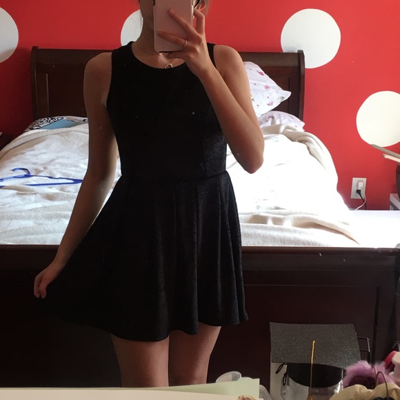 •MUST BUNDLE• veltvet skater dress - Picture 3 of 8